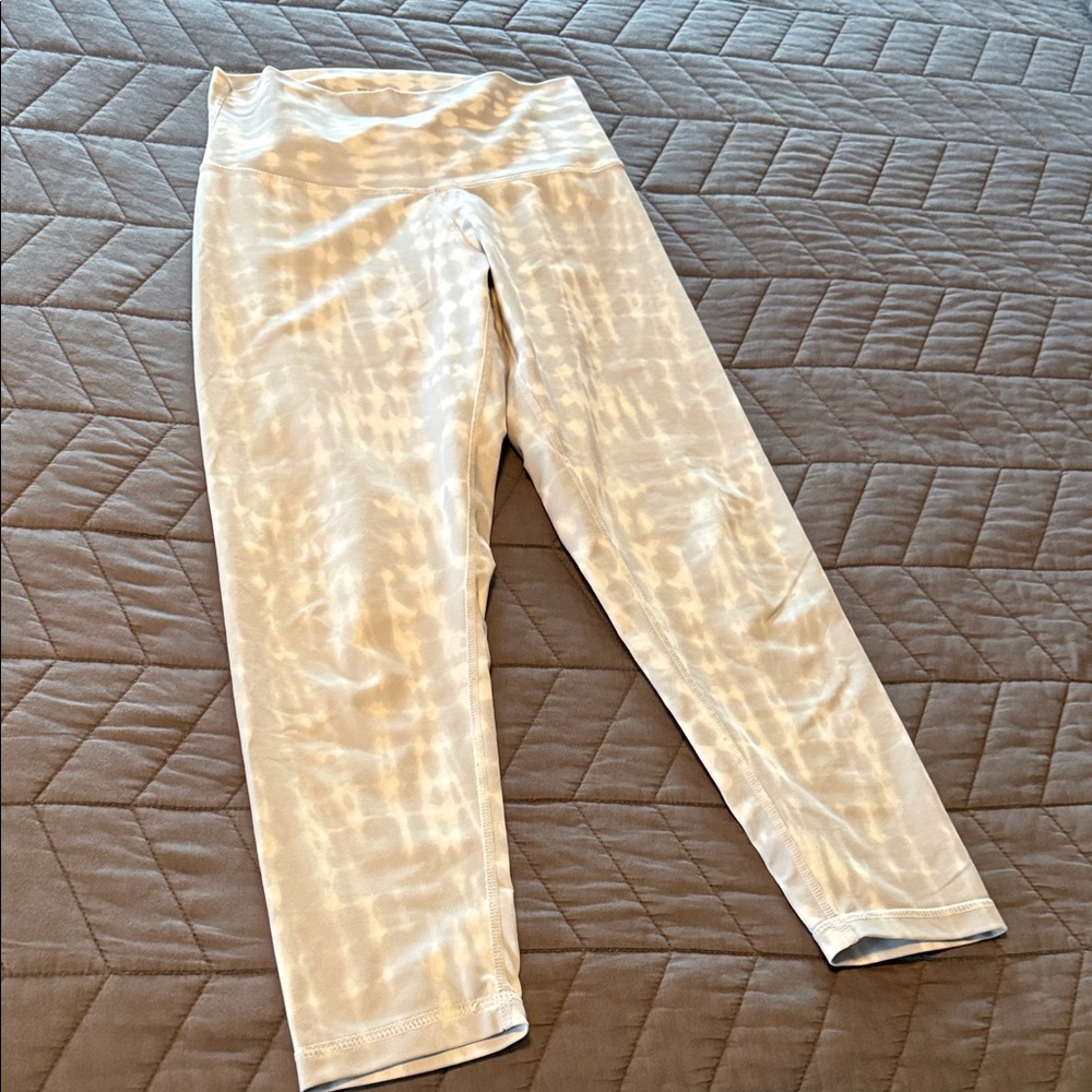 DYI white and grey capri Leggings